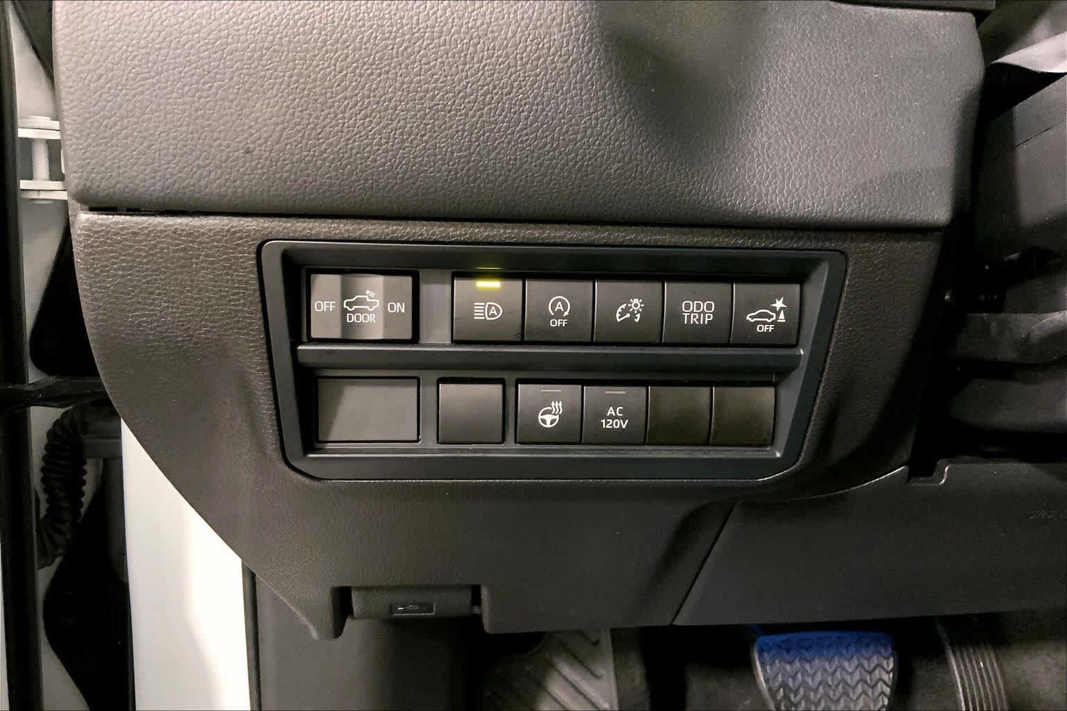Used 2024 Toyota Tundra Limited AWD/4WD image 35
