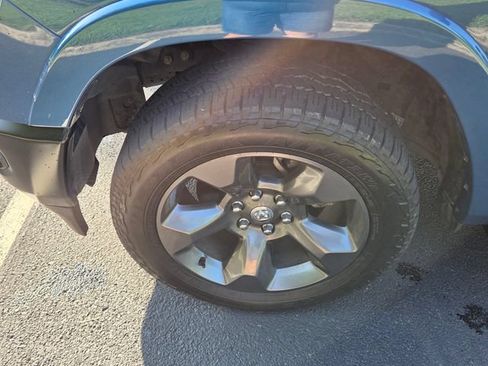 Used 2024 RAM 1500 Big Horn AWD/4WD image 36