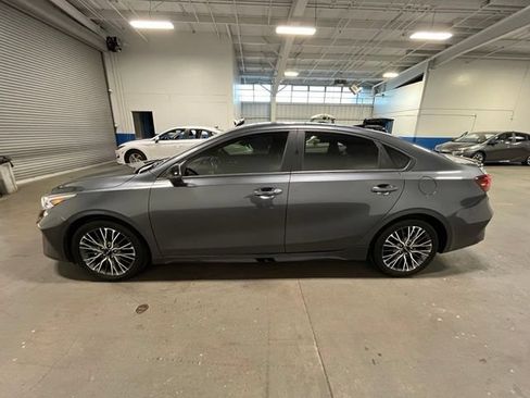 Used 2022 Kia Forte GT-Line w/ GT-Line Premium Package FWD image 6