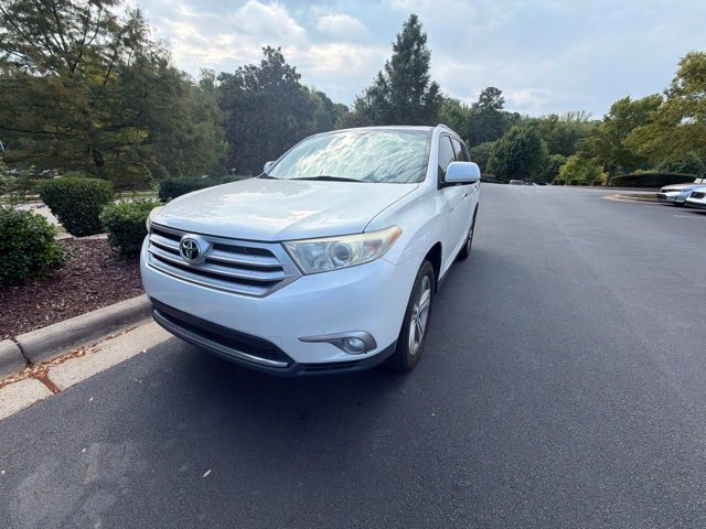 Used 2011 Toyota Highlander Limited w/ Tow Pkg AWD/4WD image 4