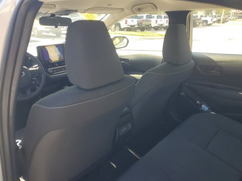 Used 2025 Toyota Corolla LE image 12