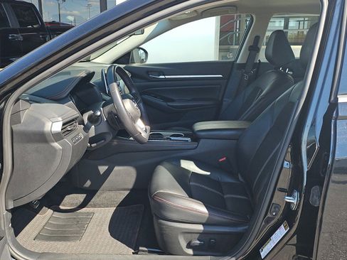 Used 2024 Nissan Altima 2.5 SR image 10