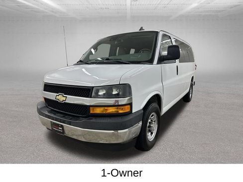 Used 2019 Chevrolet Express 3500 LT w/ LT Preferred Equipment Group RWD image 8