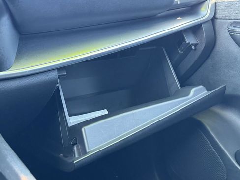 Used 2023 Nissan Rogue SV image 10