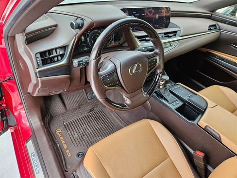 Used 2019 Lexus ES 300h w/ Premium Package image 9
