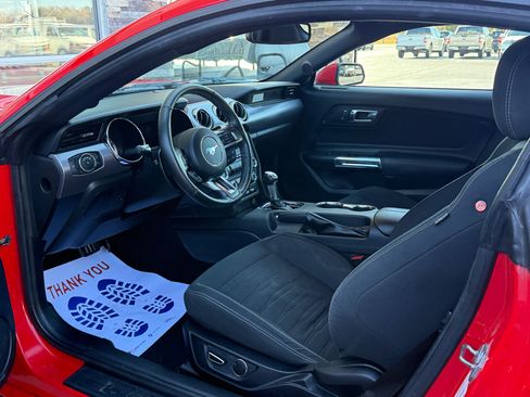 Used 2017 Ford Mustang Coupe image 9