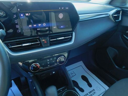 Used 2024 Chevrolet TrailBlazer LT w/ LT Cold Weather Package image 27