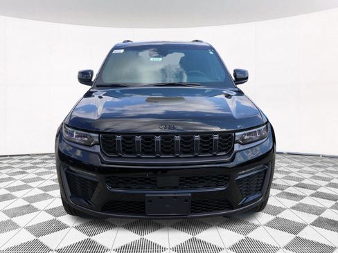 New 2026 Jeep Grand Cherokee Limited w/ Limited Altitude Package AWD/4WD image 11
