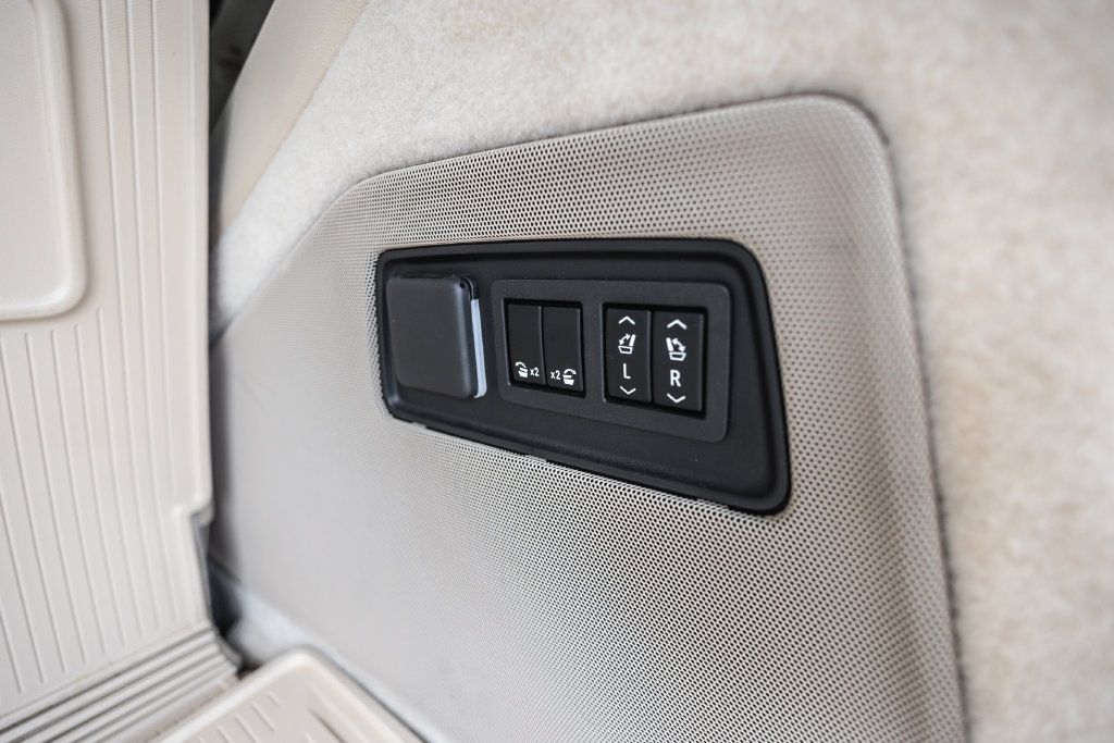 Used 2023 Cadillac Escalade Premium Luxury w/ Touring Package AWD/4WD image 30
