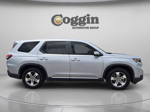 Used 2025 Honda Pilot EX-L image 7
