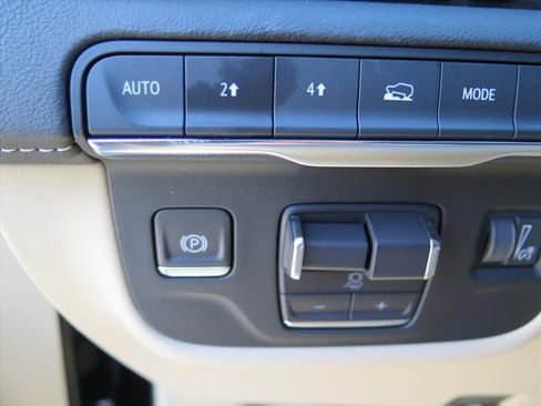 Used 2024 Cadillac Escalade ESV Premium Luxury w/ Performance Package image 14