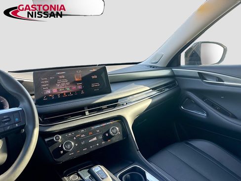 Used 2023 INFINITI QX60 Luxe w/ Performance Audio Package FWD image 31