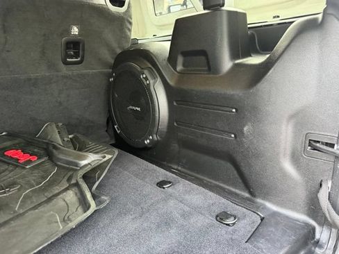 Used 2019 Jeep Wrangler Unlimited Sahara w/ Uconnect 4C Nav & Sound Group AWD/4WD image 13