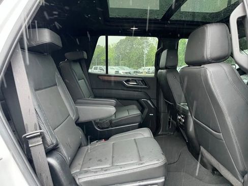 Used 2025 GMC Yukon Denali w/ Sun & Power Step Package AWD/4WD image 10