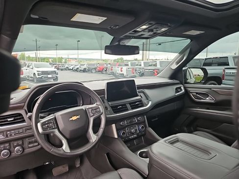Used 2022 Chevrolet Suburban LT w/ LT Signature Package AWD/4WD image 19
