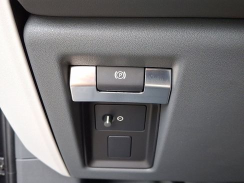 New 2026 Land Rover Defender 110 S image 20