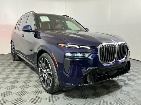 Certified 2024 BMW X7 xDrive40i w/ M Sport Package AWD/4WD image 4