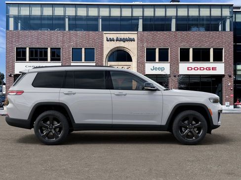 New 2026 Jeep Grand Cherokee L Limited image 21