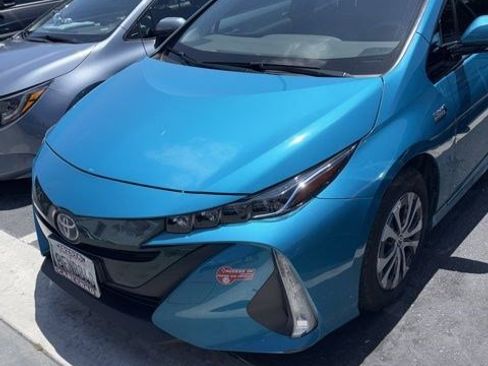 Used 2018 Toyota Prius Prime Premium FWD image 1