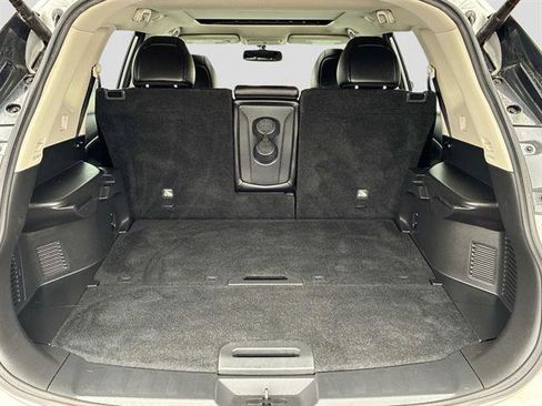 Used 2016 Nissan Rogue SL w/ SL Premium Package image 13