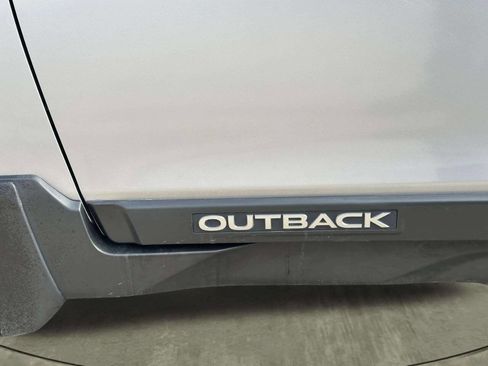 Used 2018 Subaru Outback 2.5i Premium image 34
