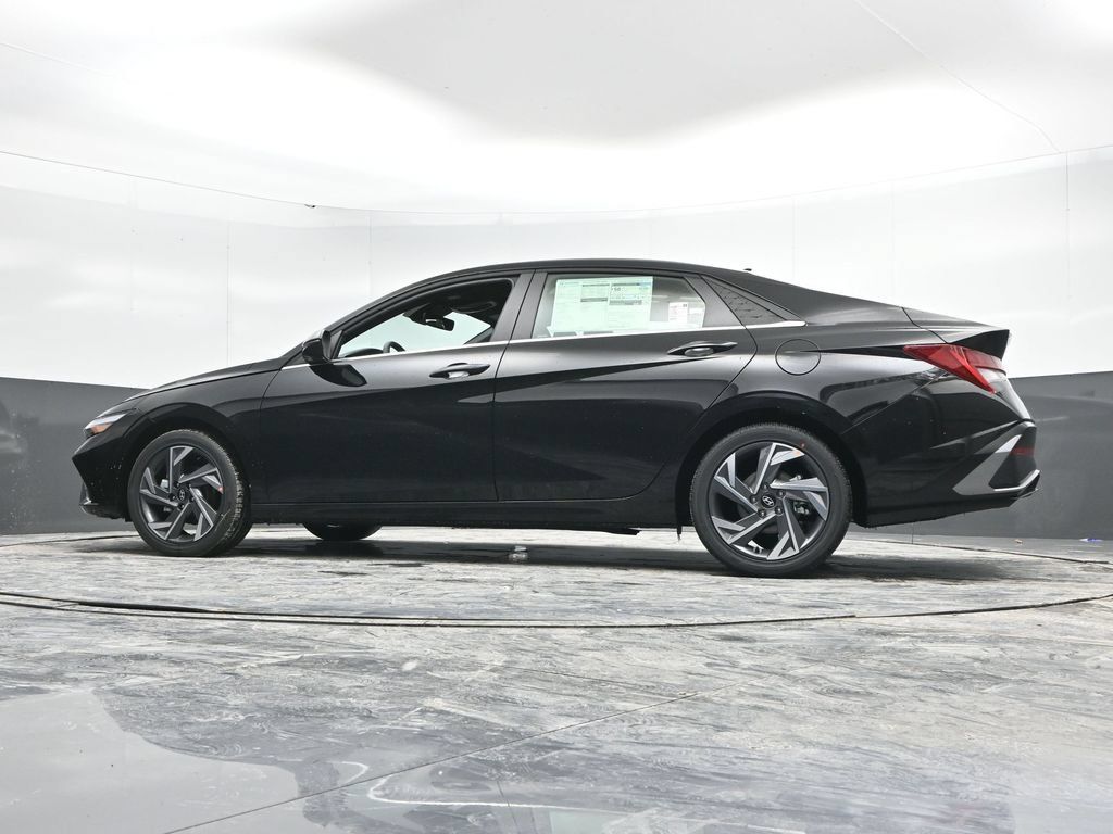 Used 2026 Hyundai Elantra Limited w/ Cargo Package FWD image 51