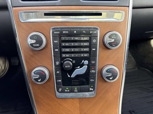 Used 2017 Volvo XC60 T5 Inscription w/ Preferred Option Package image 25