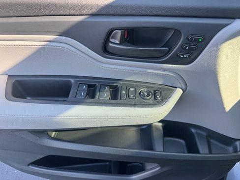 Certified 2024 Honda Odyssey EX-L image 19