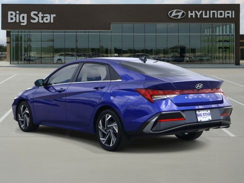 Used 2026 Hyundai Elantra Limited FWD image 3
