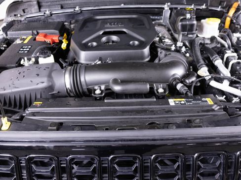 Used 2024 Jeep Wrangler Unlimited image 42