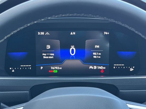 Used 2022 Volkswagen Tiguan SE w/ Panoramic Sunroof Package image 24