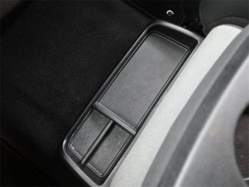 Used 2022 RAM 1500 Classic SLT image 9