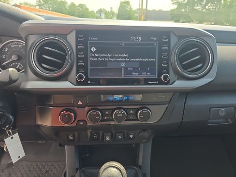 Used 2022 Toyota Tacoma TRD Sport w/ Technology Package AWD/4WD image 24