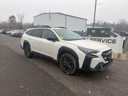 Used 2025 Subaru Outback Onyx Edition image 1