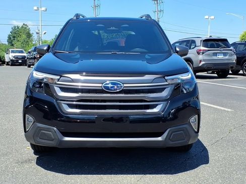 Used 2025 Subaru Forester Premium w/ Convenience Package #1 AWD/4WD image 2