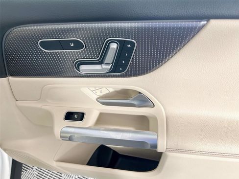 Certified 2021 Mercedes-Benz GLB 250 4MATIC image 30