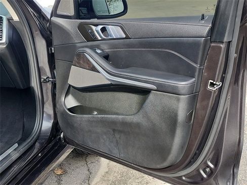 Used 2021 BMW X7 xDrive40i w/ Premium Package image 18