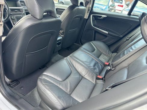 Used 2014 Volvo S60 T5 image 12