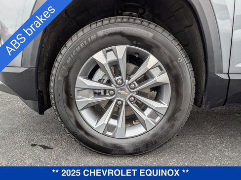 Used 2025 Chevrolet Equinox LT image 11