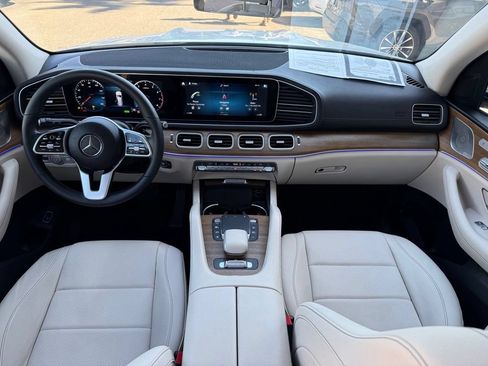 Used 2023 Mercedes-Benz GLS 450 4MATIC image 10