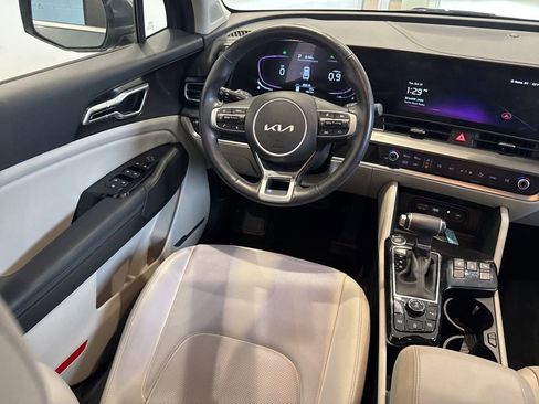 Used 2023 Kia Sportage EX image 11