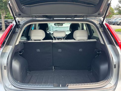 Used 2023 Kia Niro EX image 10