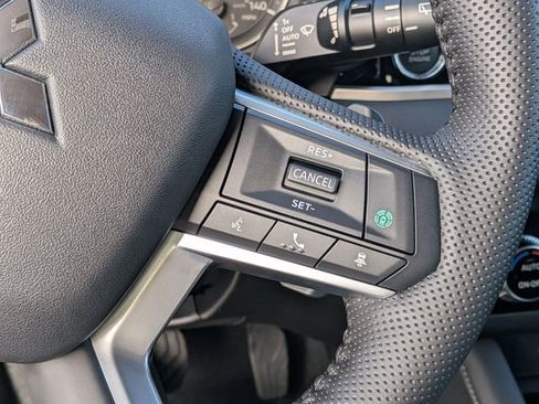 New 2026 Mitsubishi Outlander SE image 17