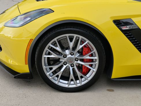 Used 2017 Chevrolet Corvette Z06 image 9