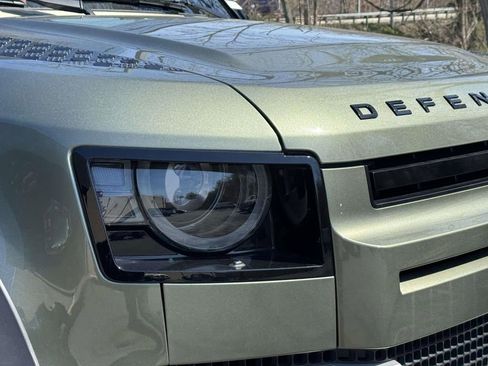 Used 2020 Land Rover Defender 110 SE image 7