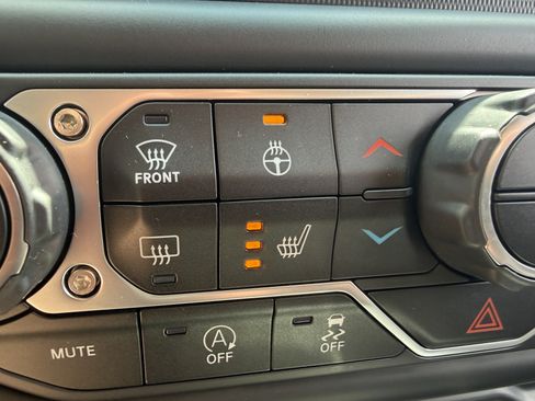 Used 2021 Jeep Wrangler Unlimited Sport AWD/4WD image 43