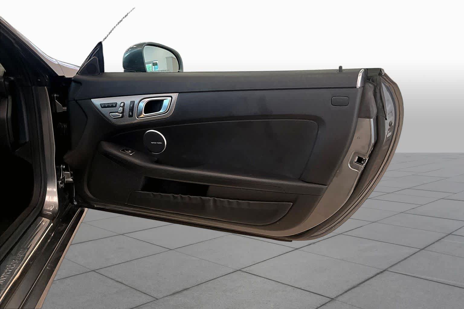 Used 2017 Mercedes-Benz SLC 300 image 18