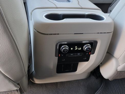 Used 2021 GMC Yukon Denali w/ Denali Premium Package image 12