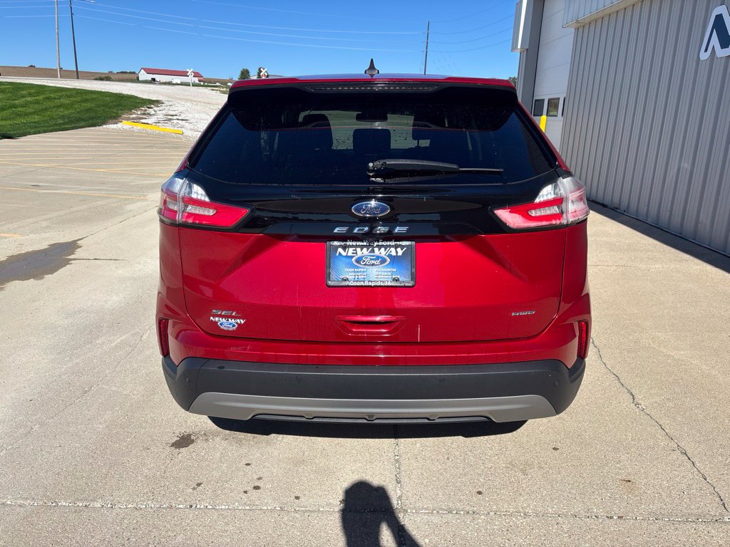 Used 2024 Ford Edge SEL w/ Convenience Package AWD/4WD image 5