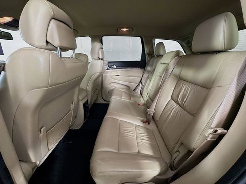 Used 2014 Jeep Grand Cherokee Limited w/ Trailer Tow Group IV RWD image 26